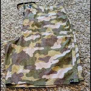 Men's under armour camo shorts 34